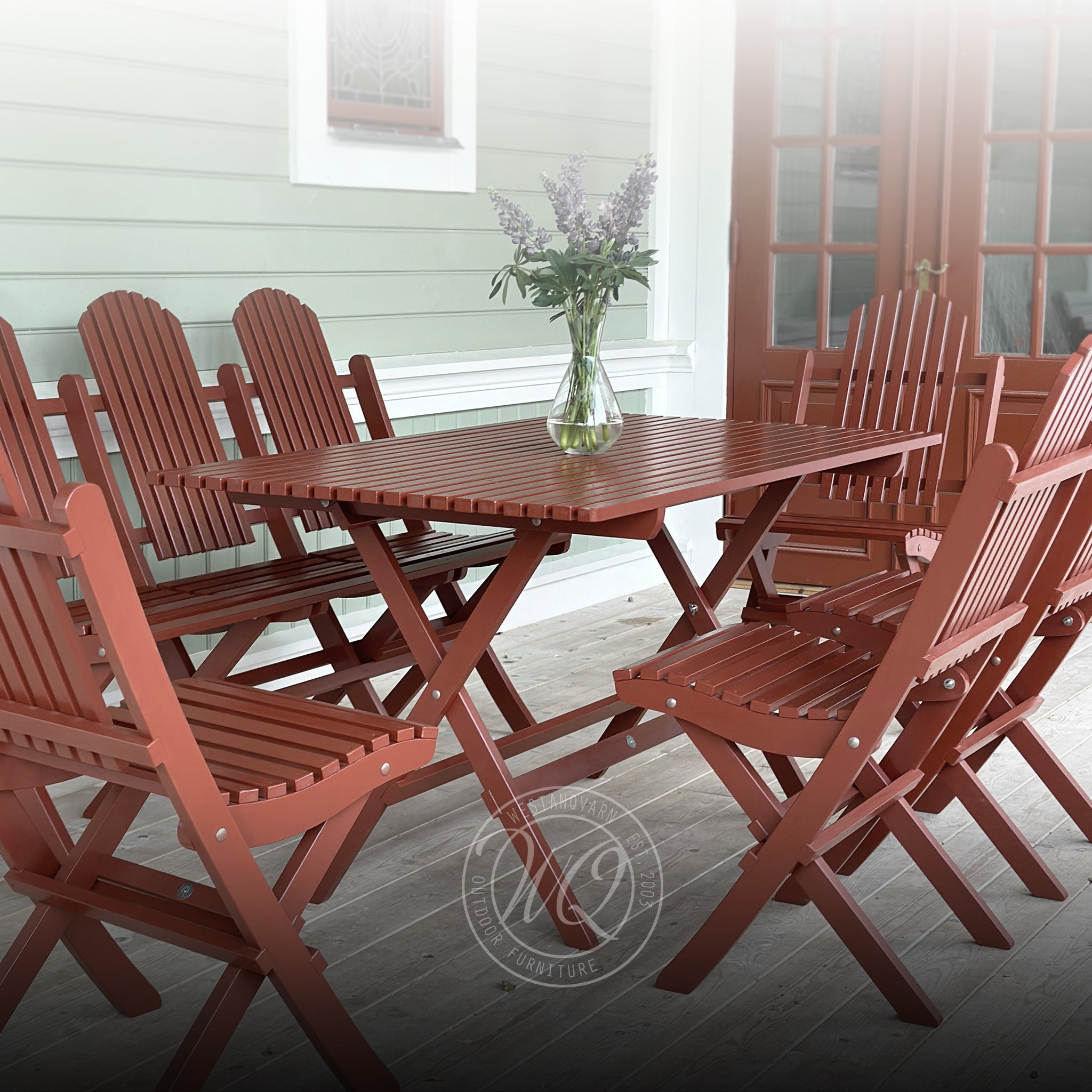 Röda trädgårdsmöbler