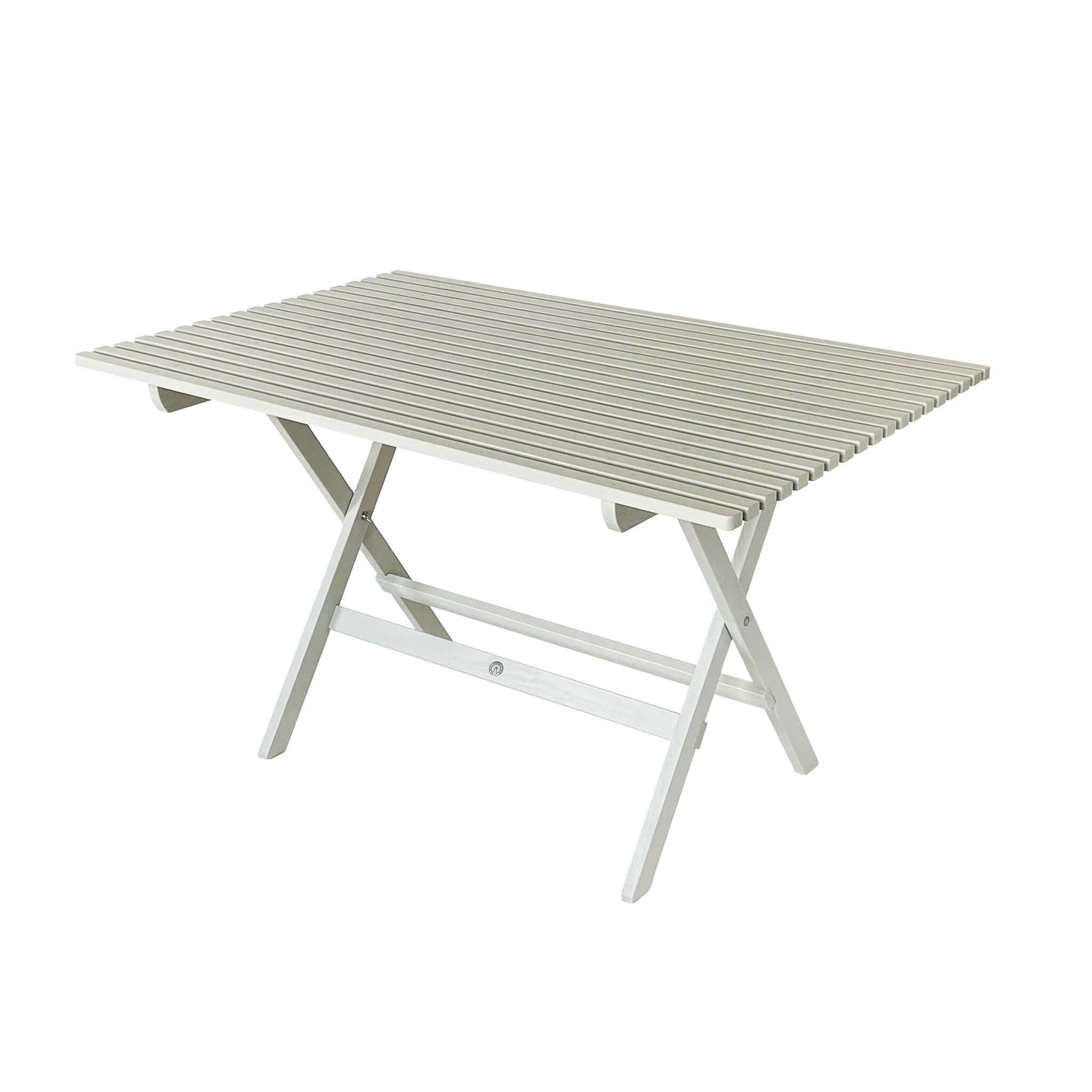 klassiskt trädgårdsbord