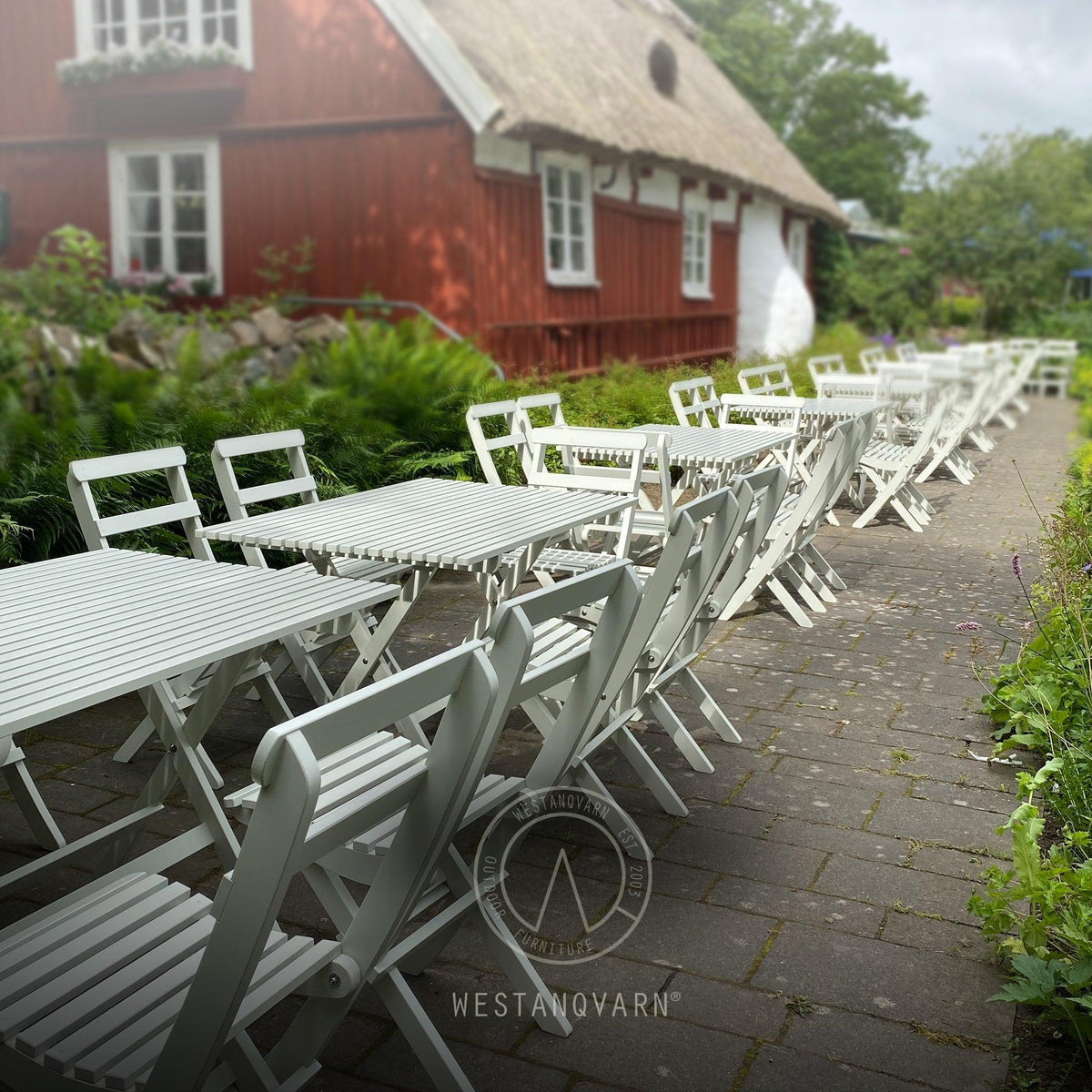 klassiska trädgårdsmöbler
